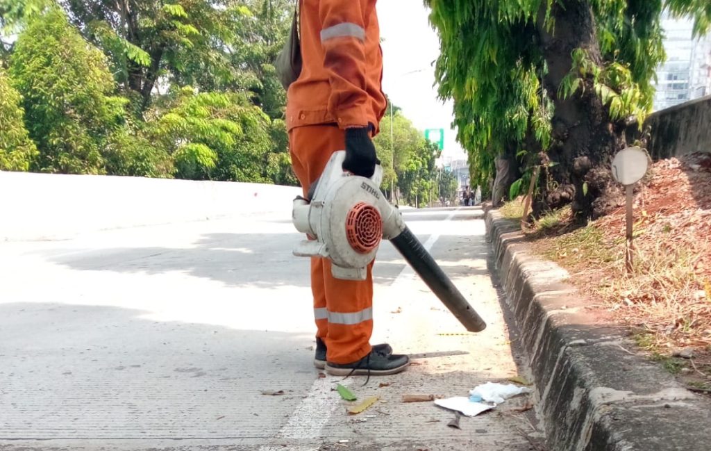 mesin sapu blower 